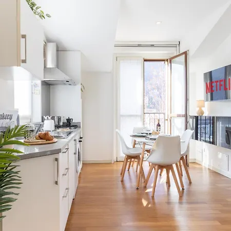 Dream In Apartment *